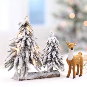 Happy Village 聖誕裝飾品，兩棵雪花樹+鹿公仔+LED燈泡, 混色
