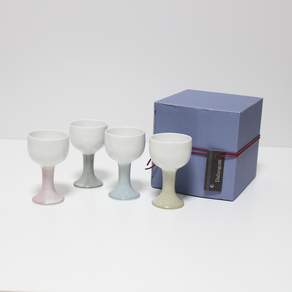 Dalsalt Pottery Sensibility Handle 燒酒杯 4 件套白色禮品套組, 1套, 4種燒酒杯