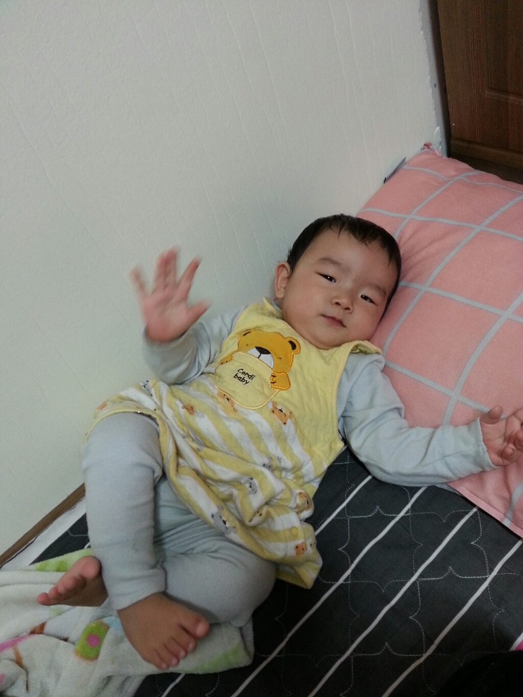 데코리아 간편한 접착식 단열벽지