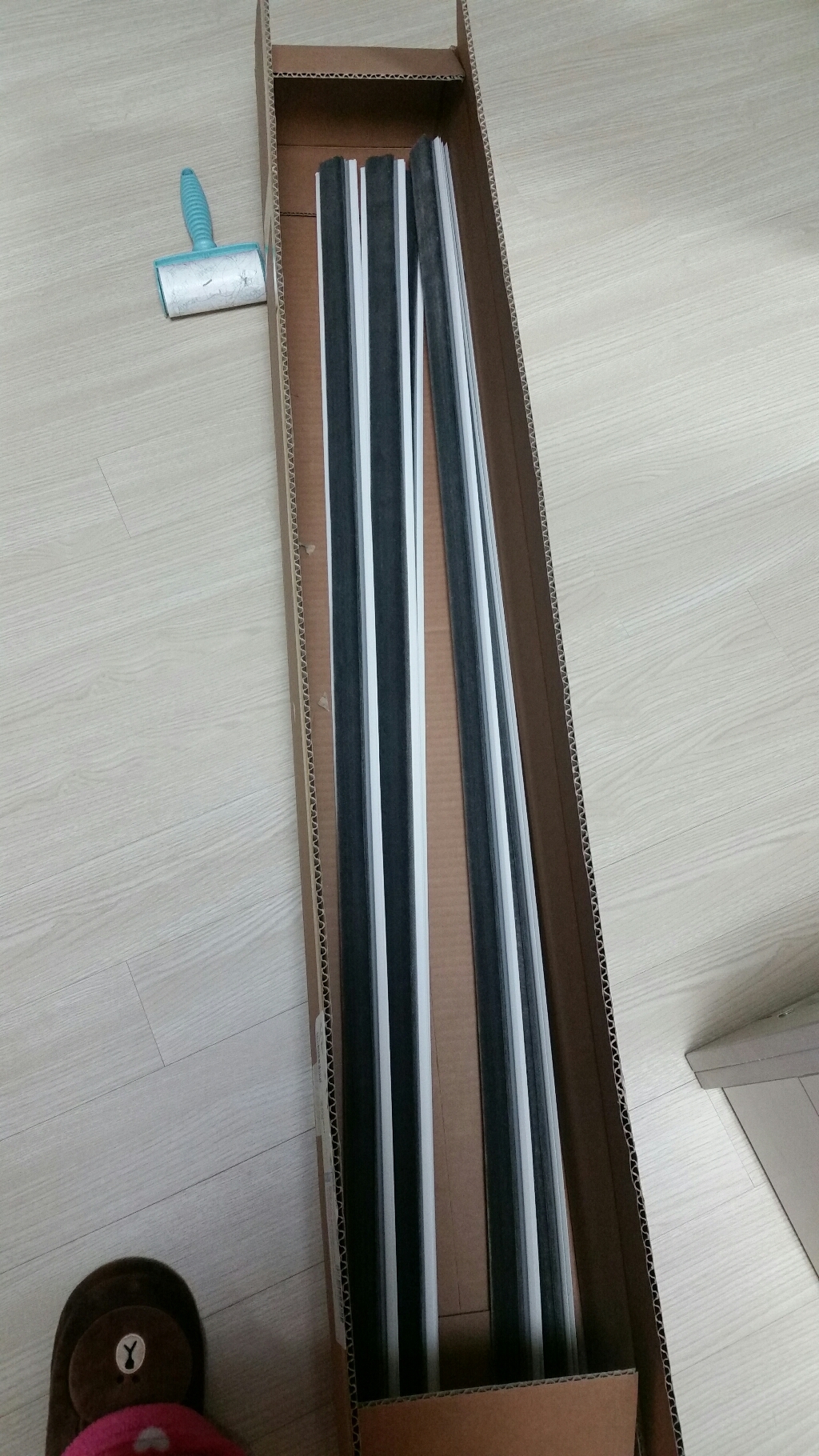텍스토머 촘촘망 창문 틈새막이 현관 문 방문 문풍지 바람막이 틈막이 창틀 풍지판 투명 우풍 차단