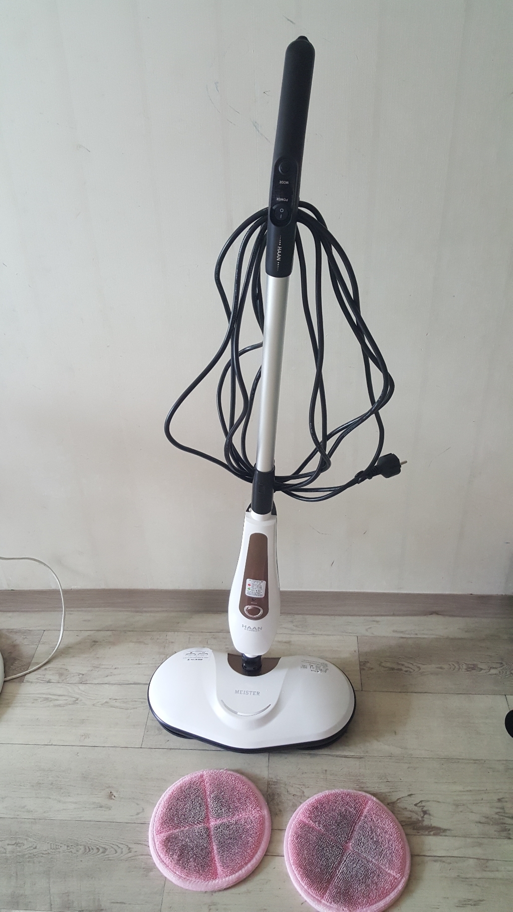 한경희생활과학 마이스터 스팀 전기 바닥 청소기 A-7500B/W