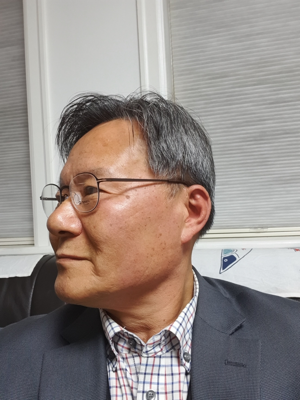 티타늄보다 가벼운 국산 남자 여자 일체형 안경테 리뷰후기
