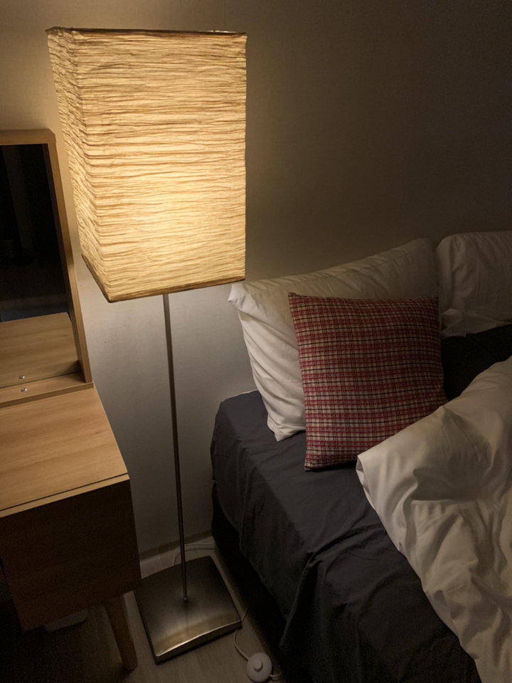 마켓비 BOITE 장스탠드B E26 KS1119F/1 리뷰후기