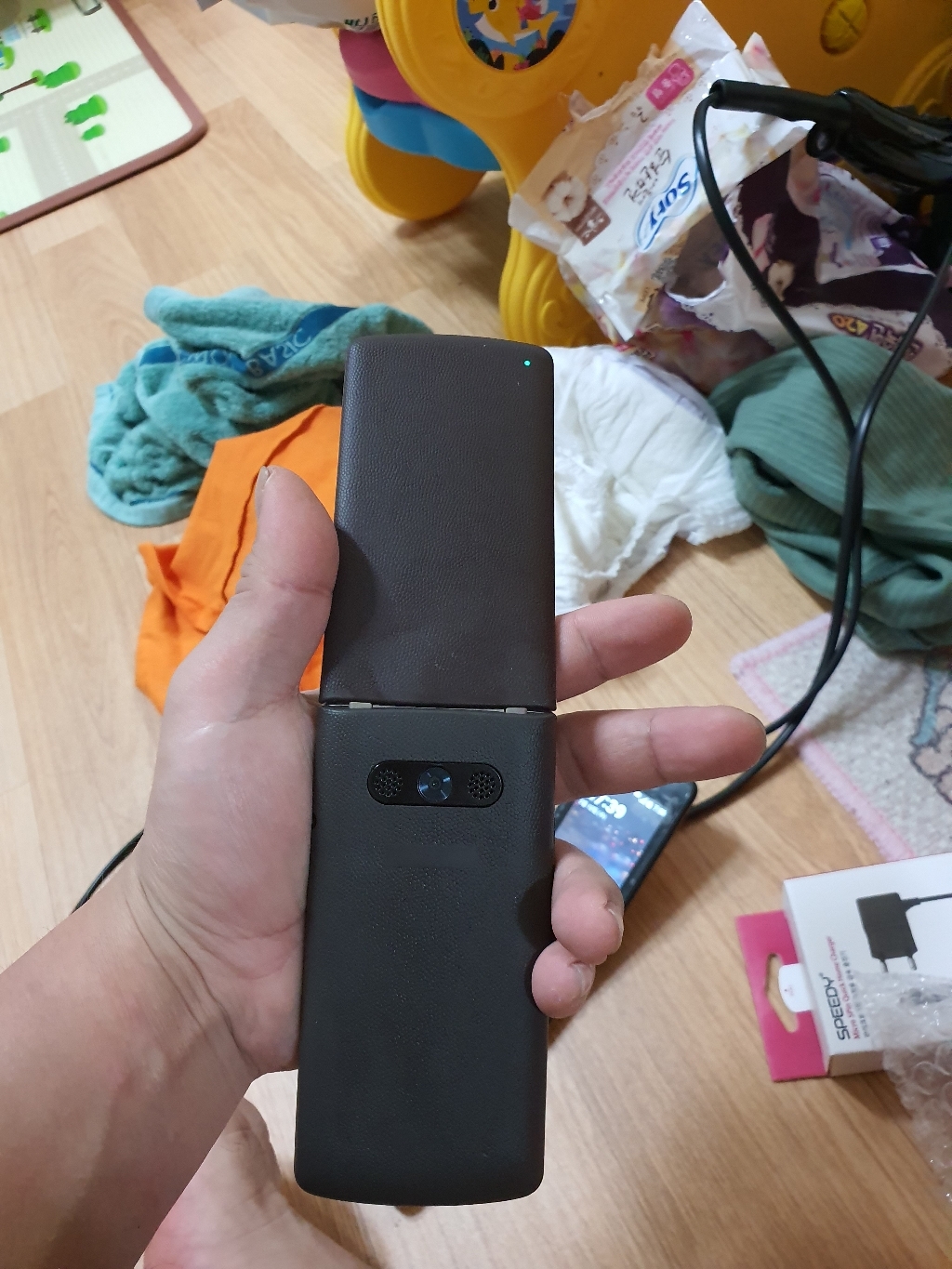 스마트폴더폰 젠틀스마트폰 F