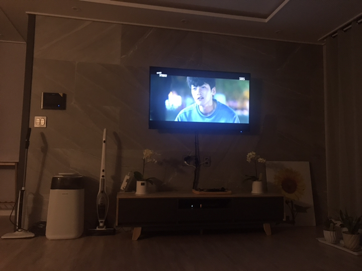 프리즘 4K UHD ED TV