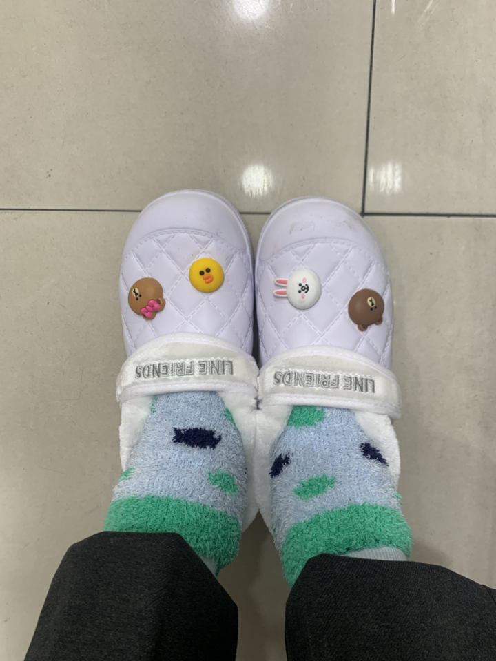 라인프렌즈 아동용 브라운앤프렌즈 베리 방한 실내화