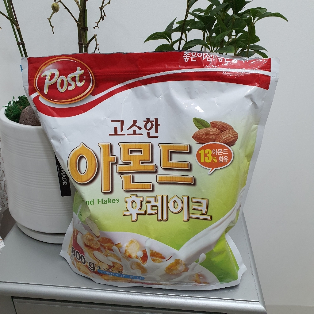 포스트 고소한 아몬드 후레이크 시리얼