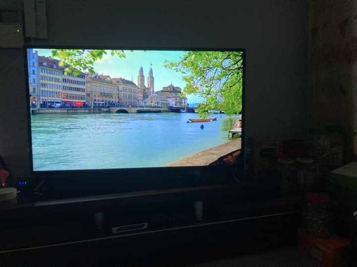 유맥스 4K UHD ED TV