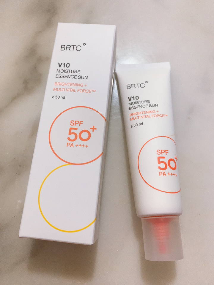 비알티씨 V10 모이스처 에센스 선크림 SPF50 PA 리뷰후기