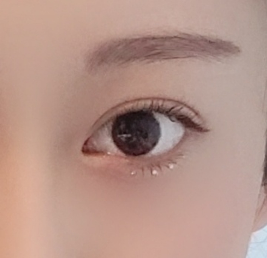 미샤 글리터 프리즘 리퀴드 아이섀도 타퍼