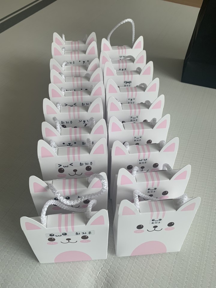 킨더맘 어린이집 생일선물 크레욜라 8색