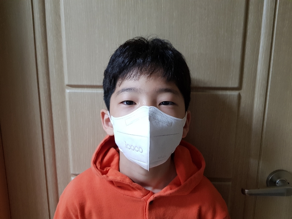 아이코코 KF94 소형 어린이 초등학생 25매 마스크 새부리형 화이트 블랙 국내생산