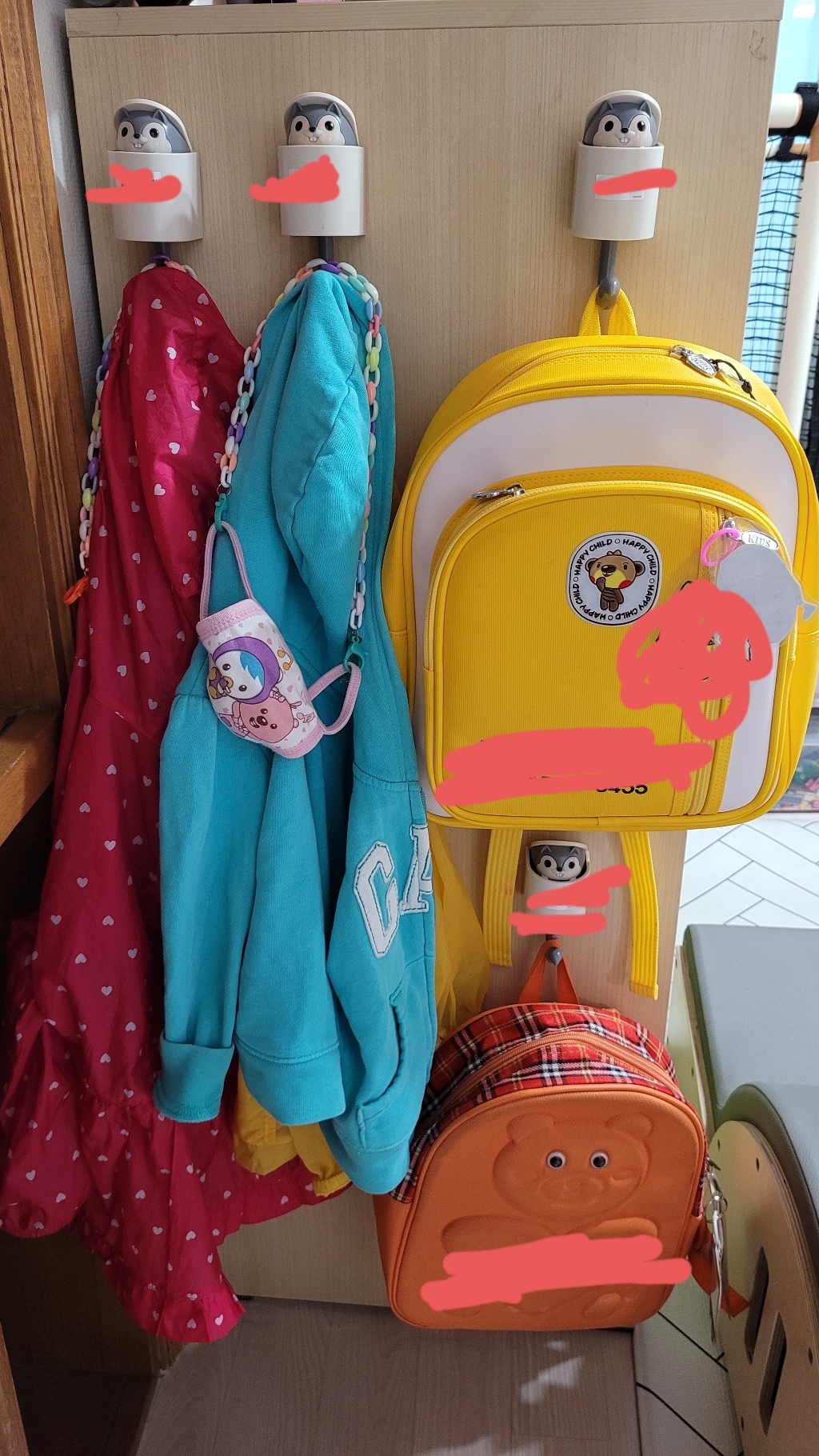 생활살림 피카부 무타공 귀여운 다람쥐 고리식 홀더