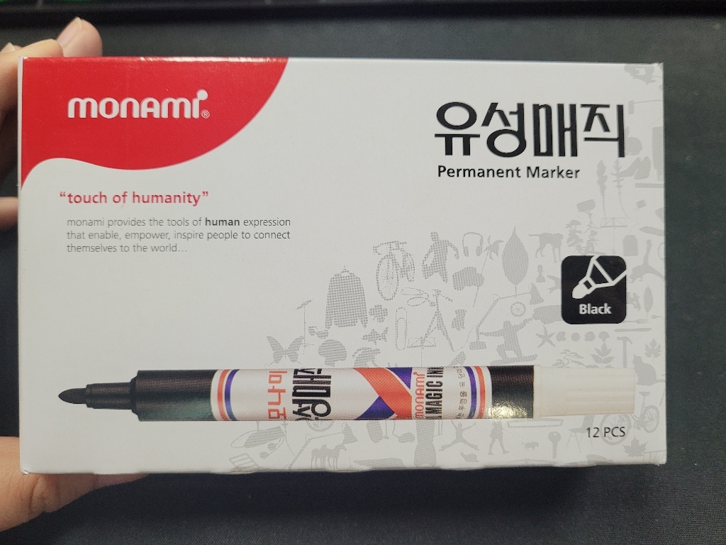 모나미 둥근 닙 유성매직