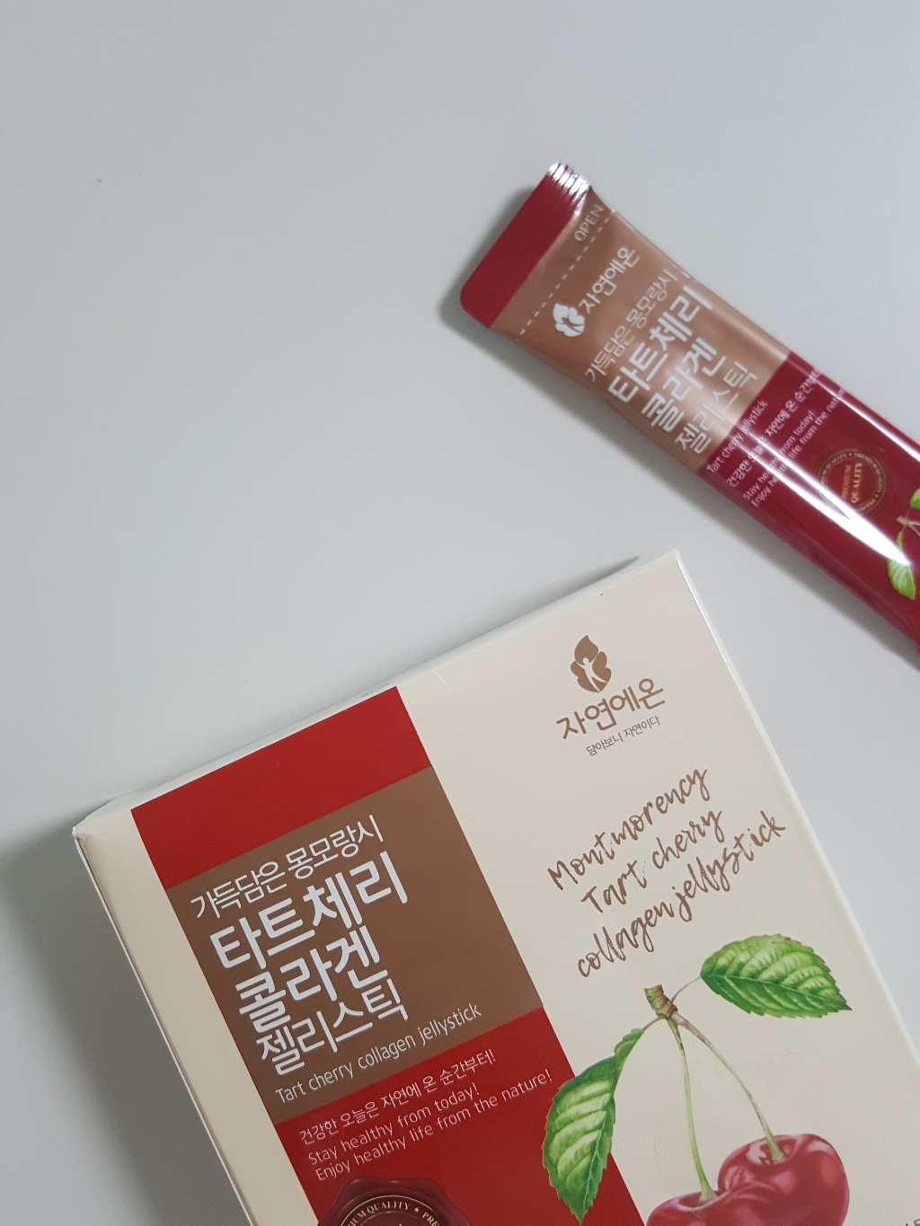자연에온 가득담은 몽모랑시 타트체리 콜라겐 젤리스틱