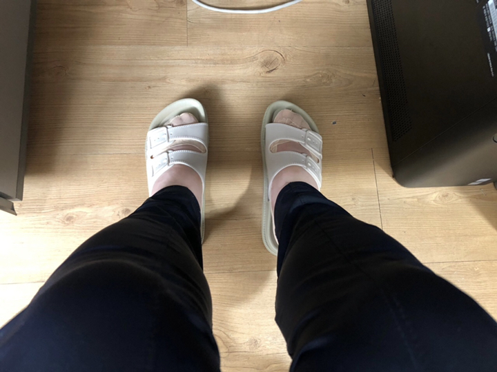 여성용 플라즈 버클 슬리퍼