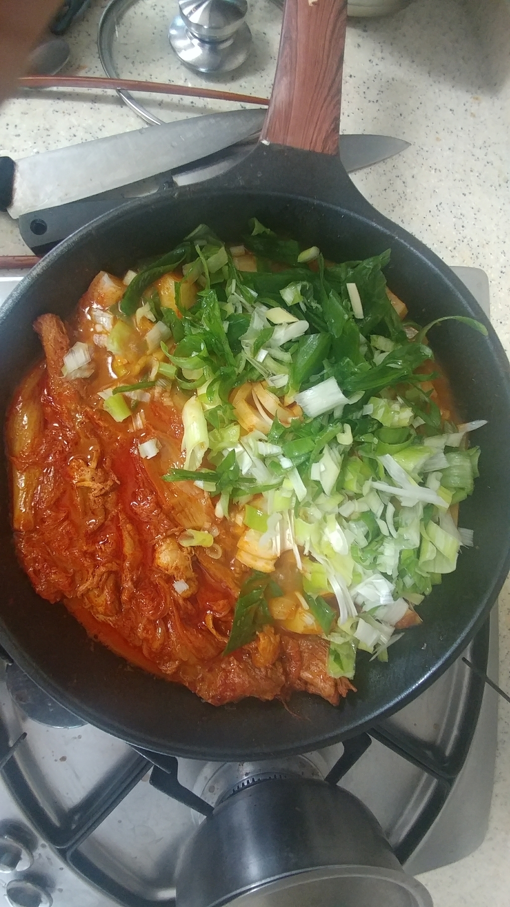 오늘밥상 소문난 매콤한 통돼지고기 김치찜 리뷰 후기