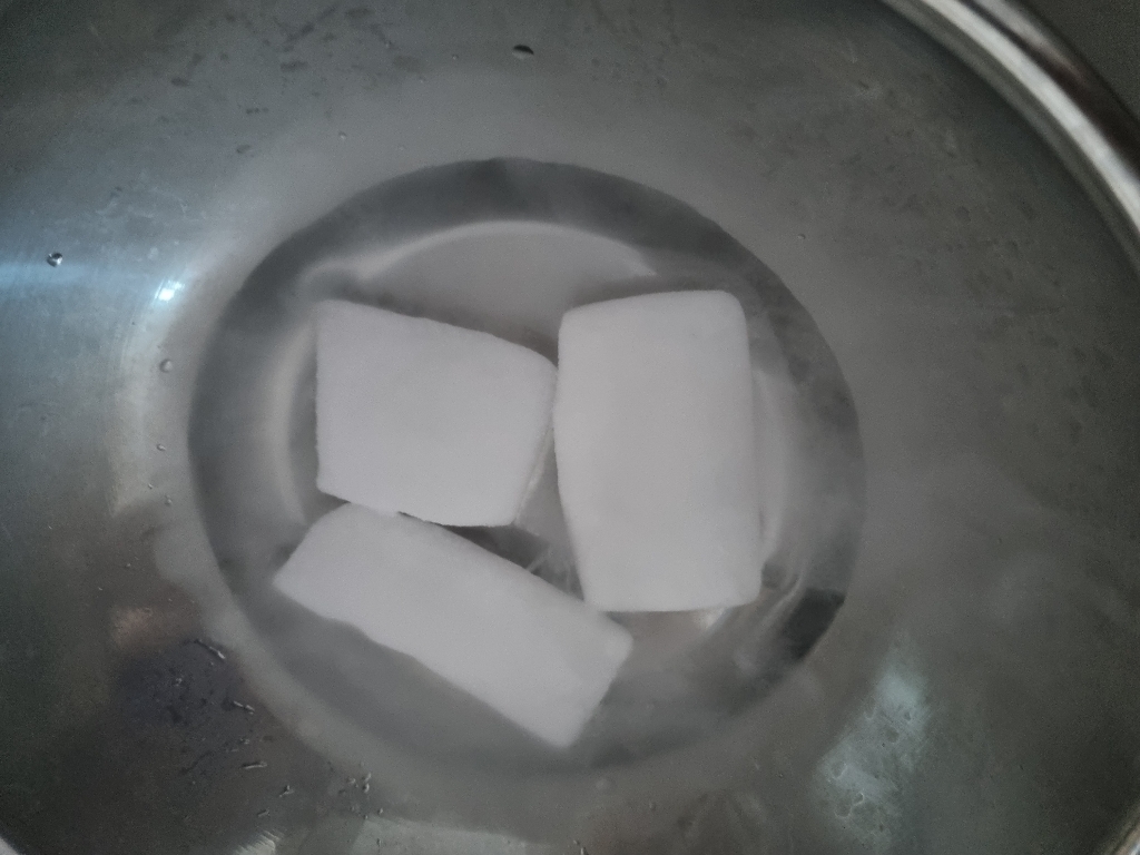 [반값택배]다시봄 브라인쉬림프 큐브 100개 용량 가성비[ 구피 안시 플래티 디스커스 열대어먹이 냉동브라인 ]