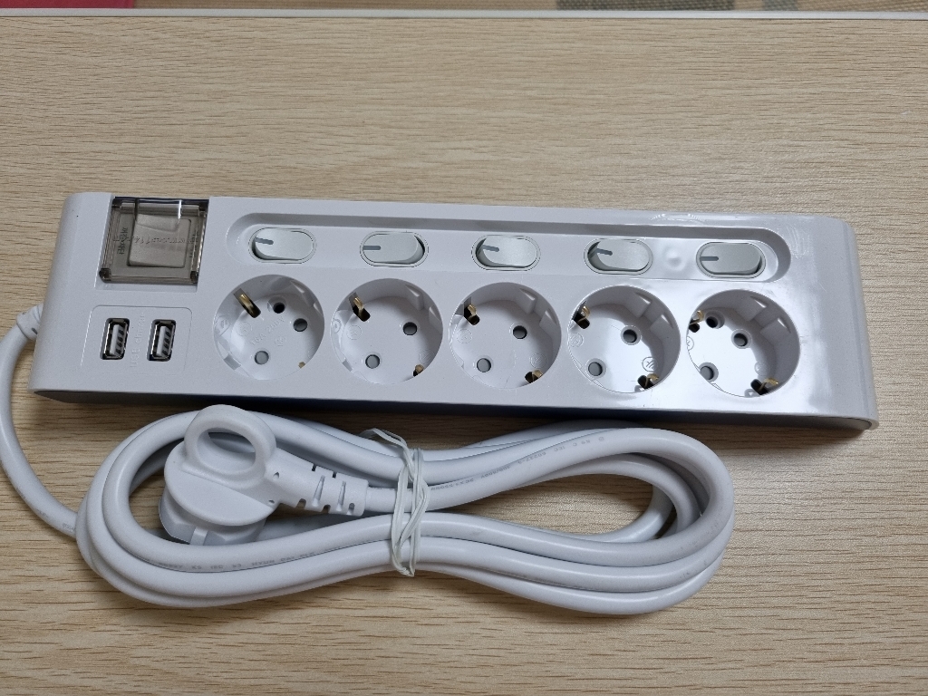 하이탭 디자인 USB 2포트 개별 스위치 멀티탭 5구 16A HIPUMP-5 리뷰후기