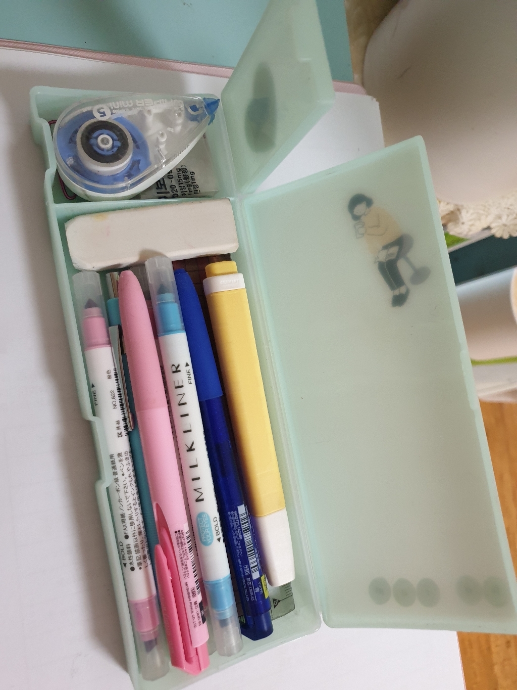 베리구즈 필기구 반투명 무지 플라스틱 팬시용품 심플 슬림 필통 사각 펜슬케이스 하드케이스
