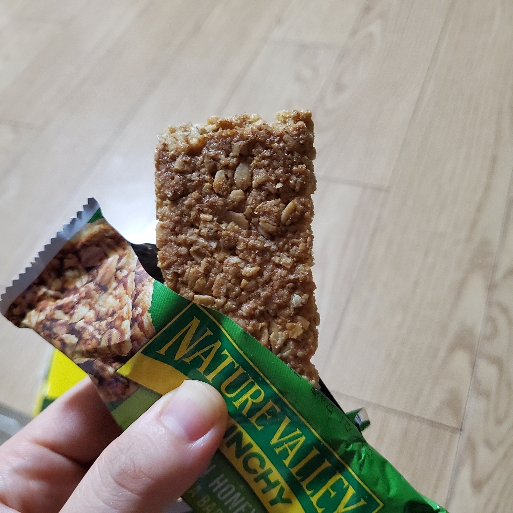 네이쳐밸리 크런치 그래놀라 바 오트 앤 허니 통곡물