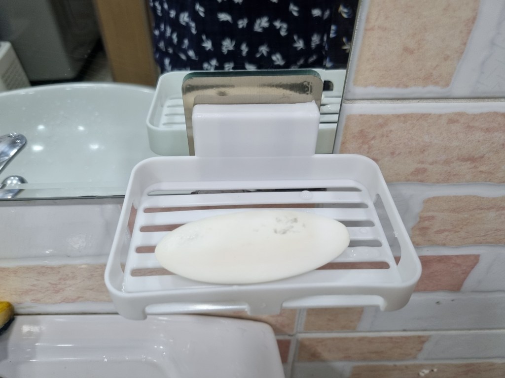 차차미 다용도 물빠짐 접착식 비누 받침대