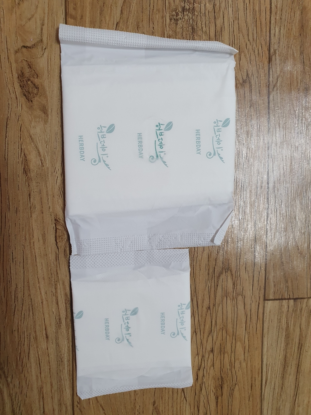 허브데이 생리대 중형 3개 팬티라이너 2개
