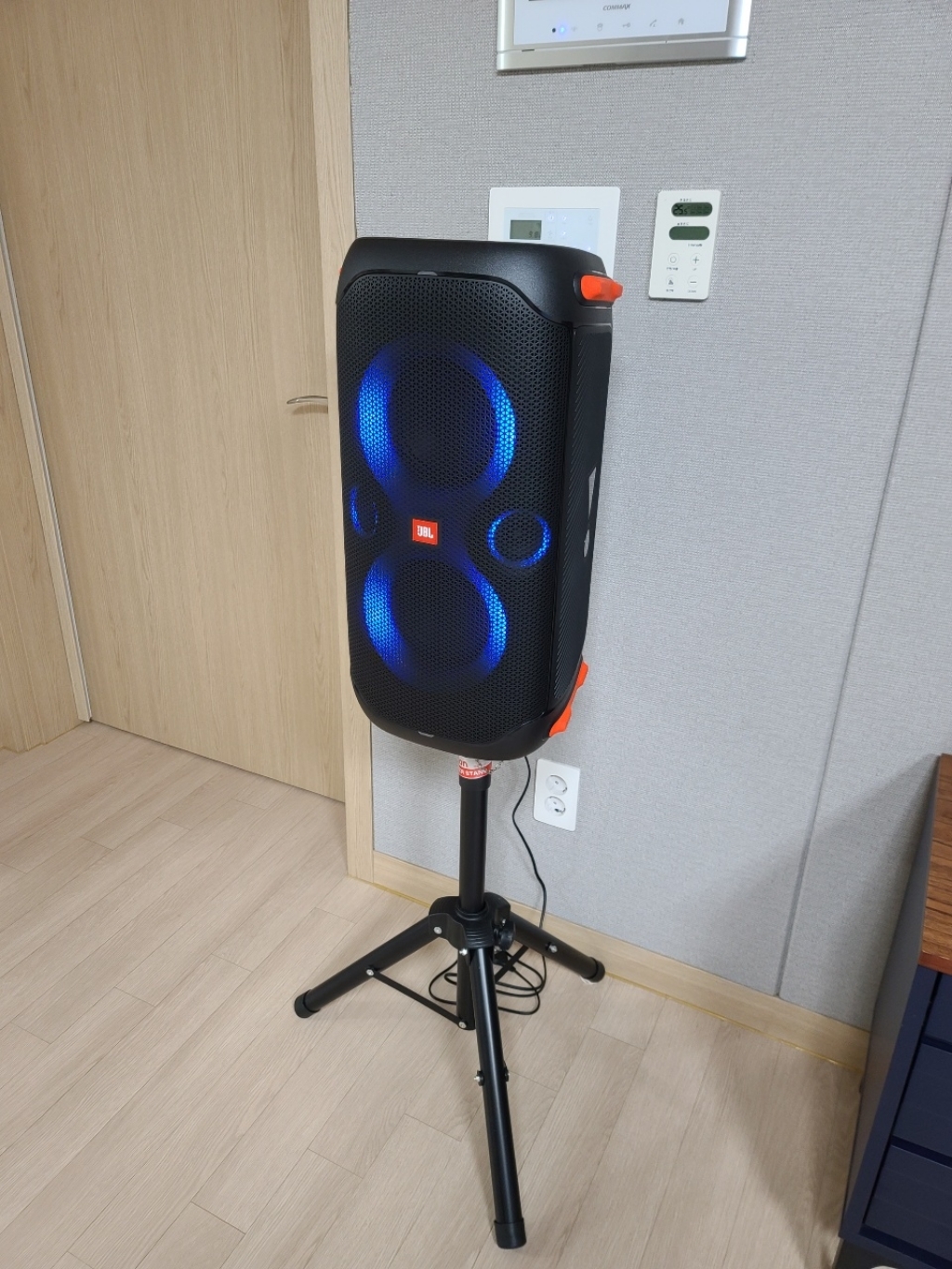 삼성 하만정품 블루투스스피커 JB ARTYBOX110 파티박스 160와트 ED 휴대용 라우드스피커 생활방수 차박 캠핑 충전식 행사용 가정 파티박스110