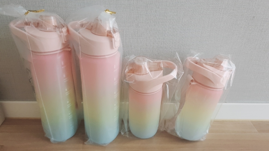 SNS 난리난 솜사탕 보틀 트라이탄 다이어트 눈금표시 텀블러 솜사탕텀블러 차량용텀블러 물병 리뷰후기