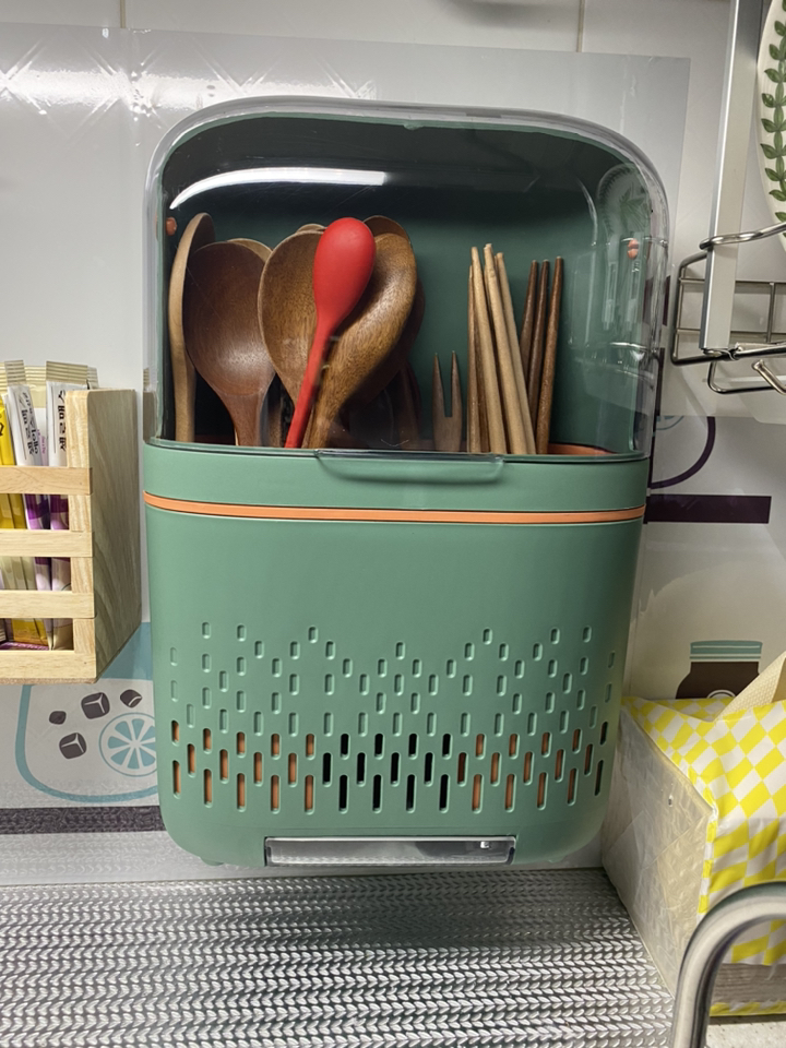 벽걸이 펀칭 수저통