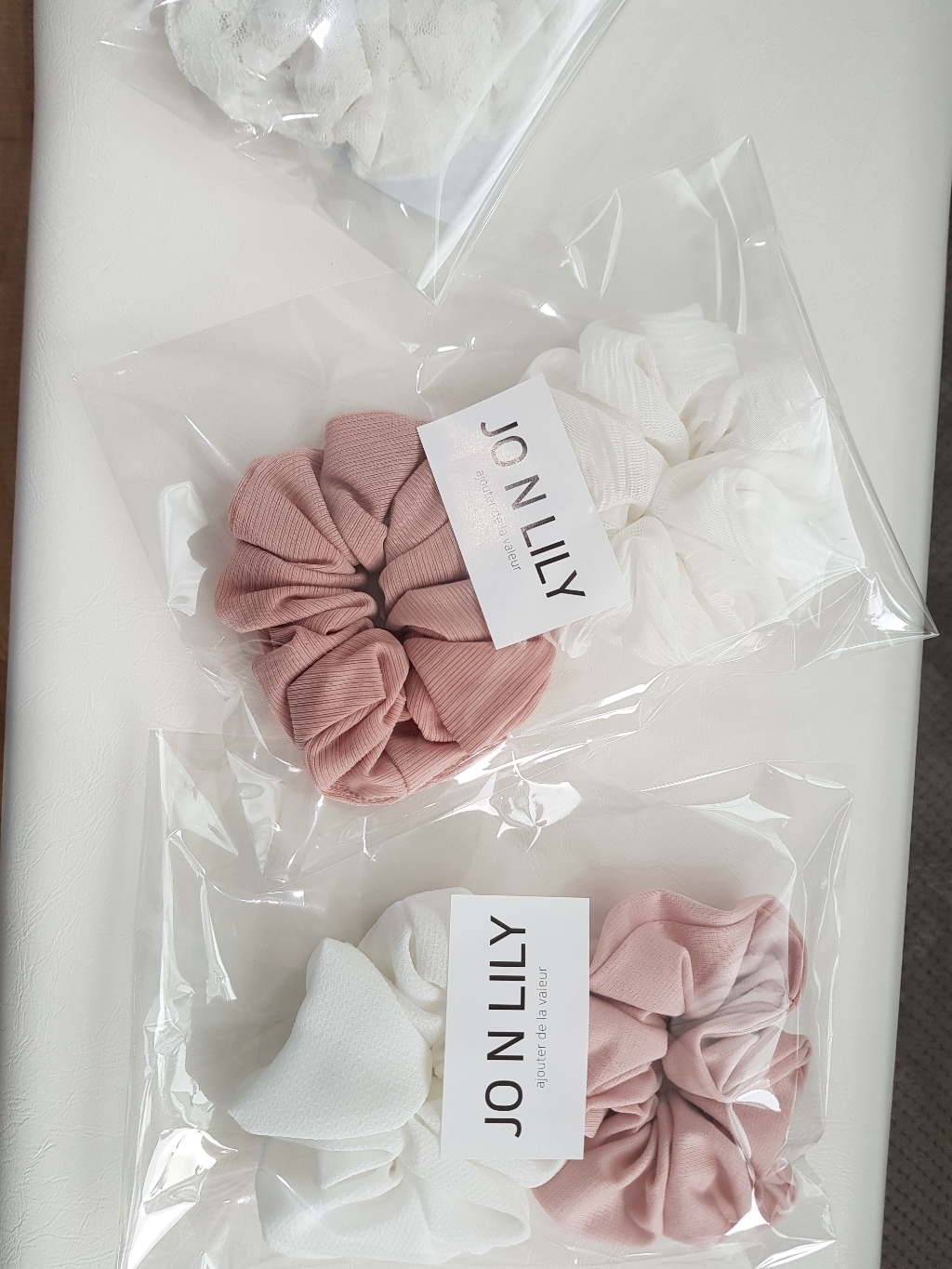 [조앤릴리] 화이트핑크 곱창밴드  헤어슈슈 스크런치 머리끈