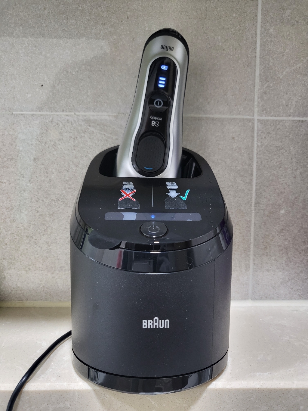 BRAUN 시리즈 8 전기면도기 리뷰 후기