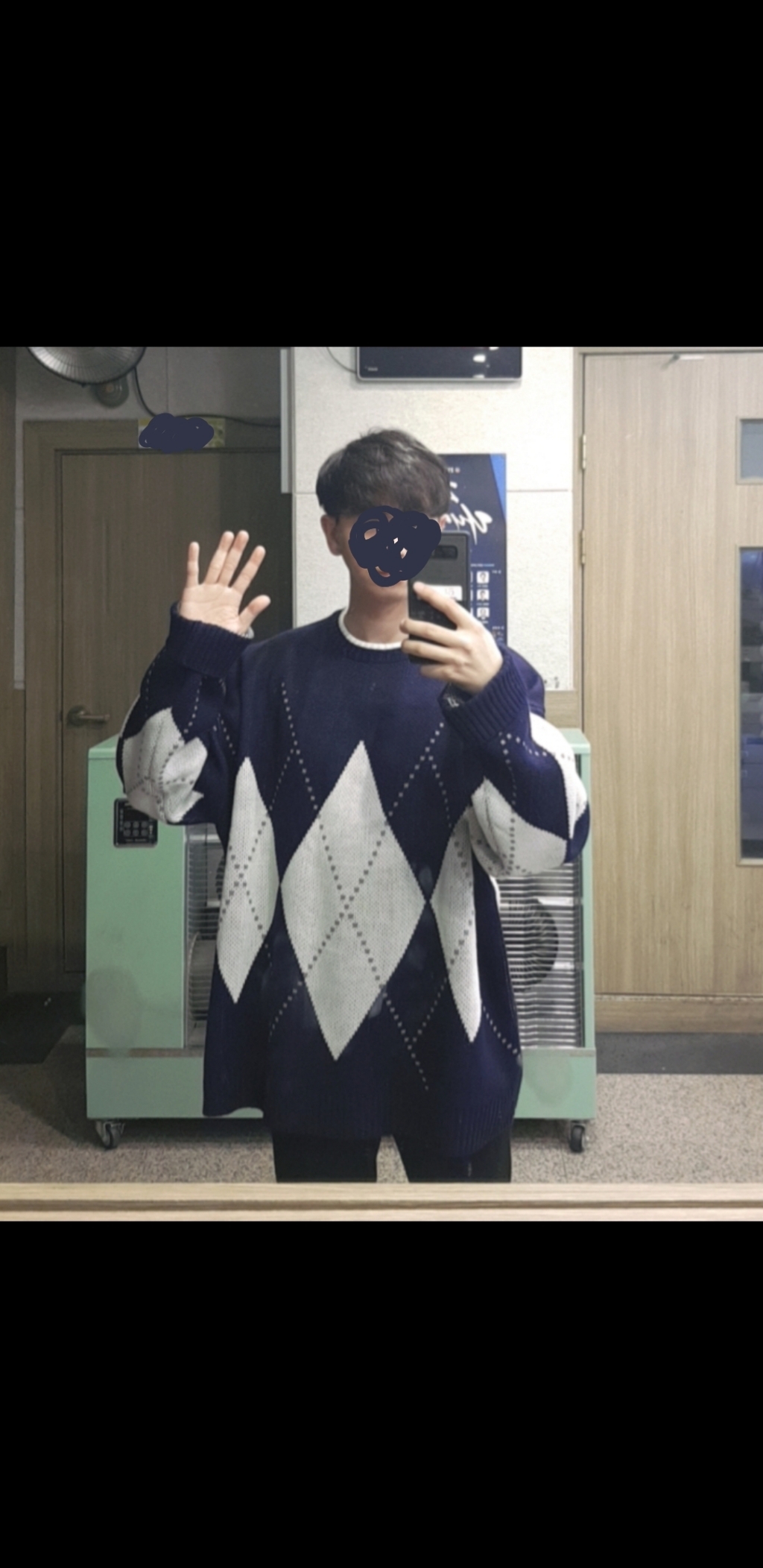박스오버핏 아가일 이중지 라운드 니트