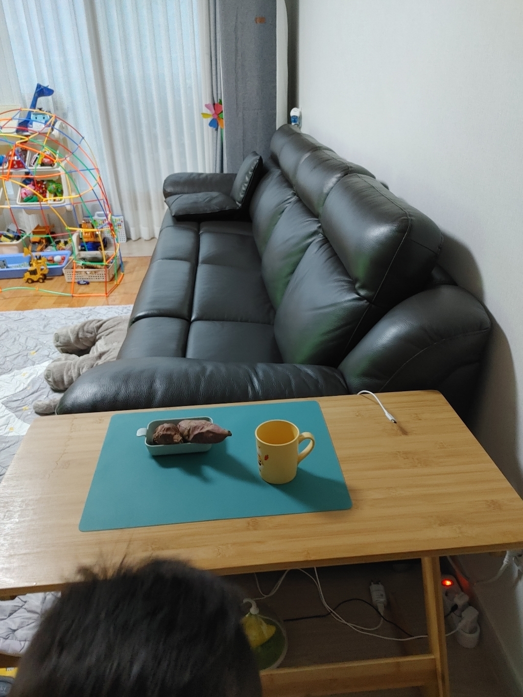 아이코닉하우스 플레인 원목 사이드 테이블 800