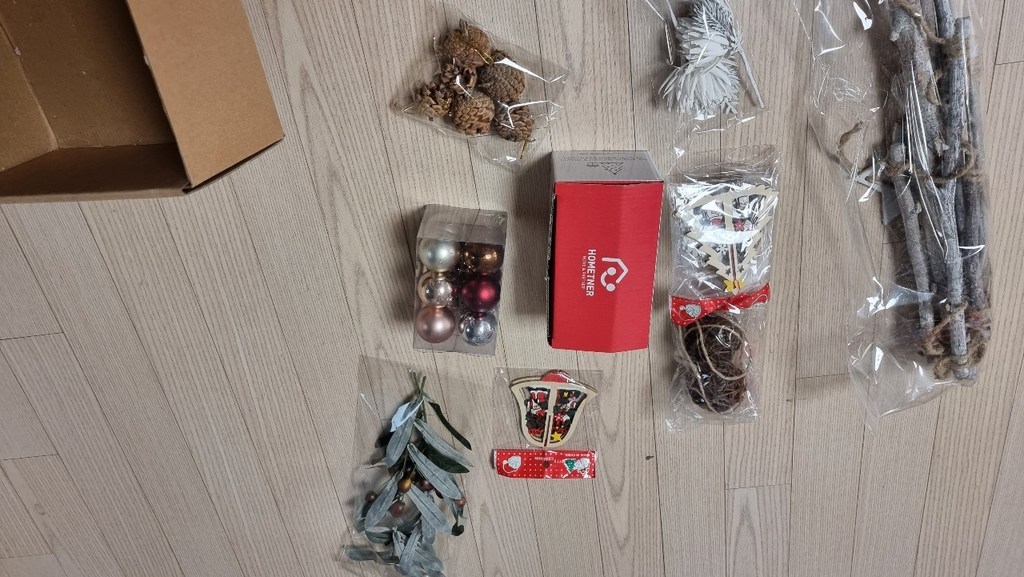 홈트너 크리스마스 트리전구 겨울감성 벽트리 전구트리 무드등 앵두전구 벽장식 트리풀세트