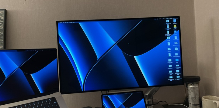 Ae 32 Retina 6K ro Disay XDR Standard ass