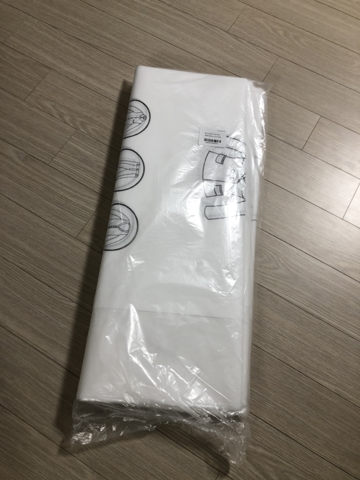 가쯔 화이트 베이직 옷커버 양복 코트