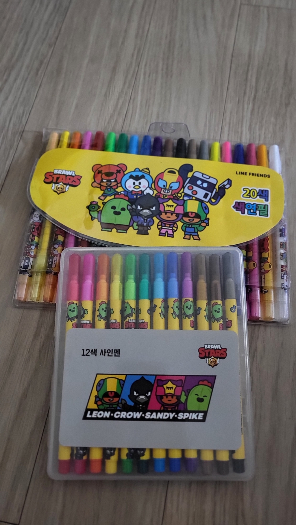 브스타즈 12색 사인펜 20색 색연필