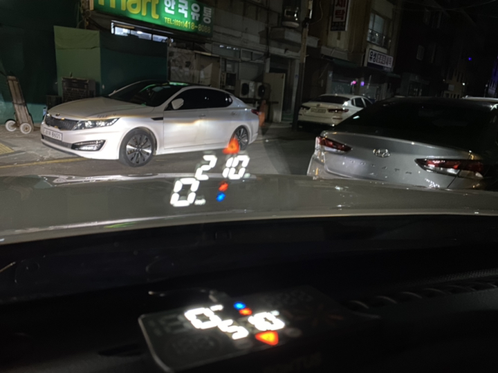 현대폰터스 HUD 헤드업디스플레이 V100 T맵 완벽환 실시간 네비 교통정보 목적지 검색 안내 내비게이션 길안내 방향표시 안전운전정보제공 알림