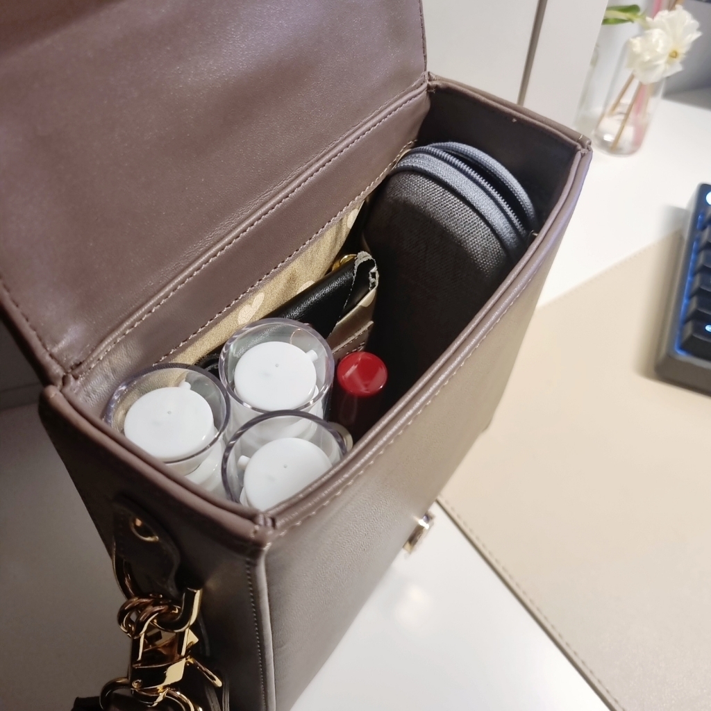 진공 에센스 용기