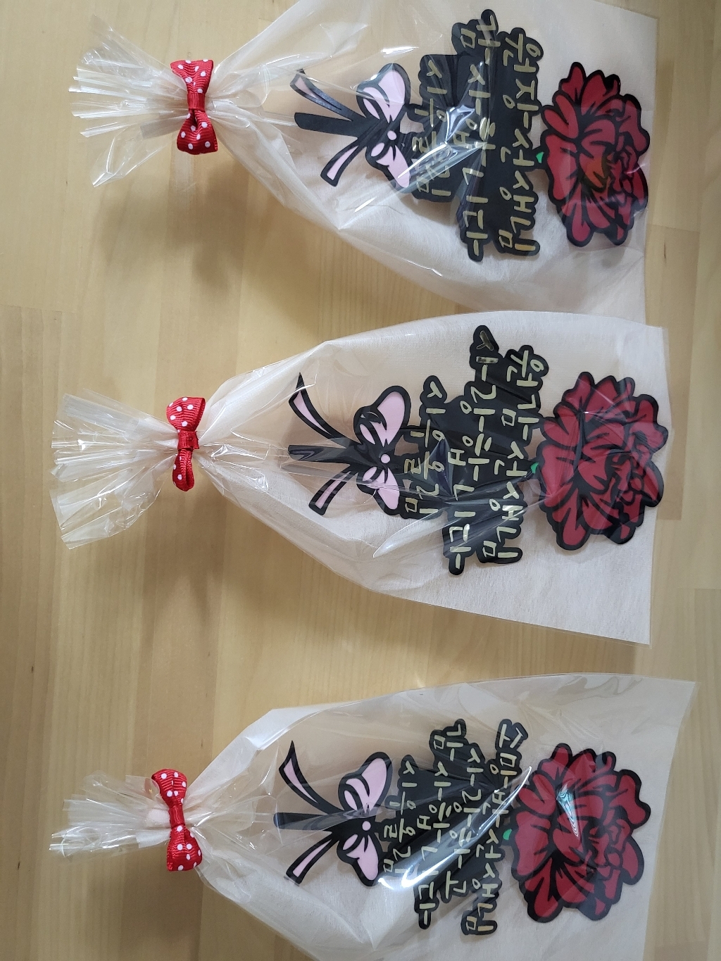 [엘린파티] 한송이 카네이션토퍼 어버이날 스승의날 어린이집선생님선물 유치원선생님선물 메세지 피켓 픽 기념일 토퍼