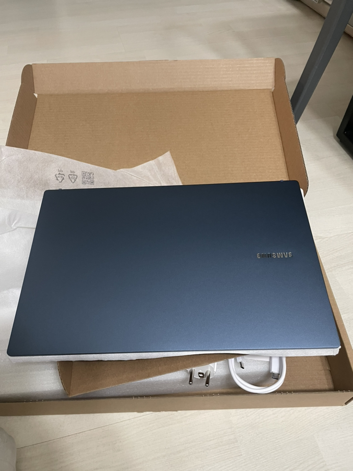 삼성전자 2022 갤럭시북 인텔 I5 11세대 16GB NVIDIA MX450 2GB WIN11 Hoe 156인치 NT750XDA 리뷰후기