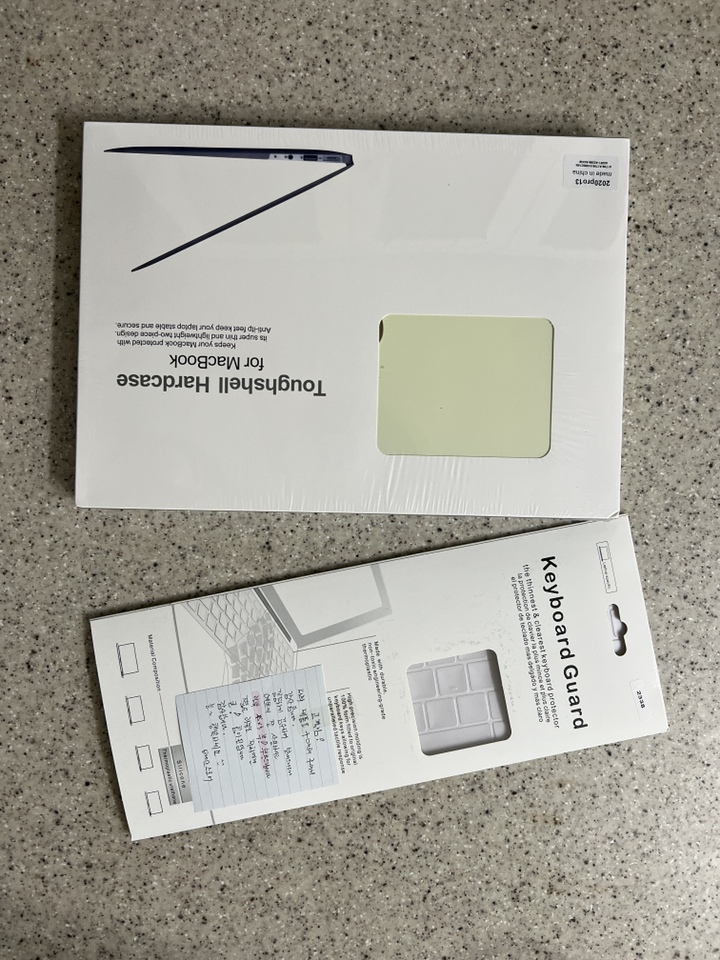 와이즈 맥북프로 13인치 1 파스텔톤 컬러 밀크 케이스 투명 키스킨 A2251 A2289 A2338 리뷰 후기
