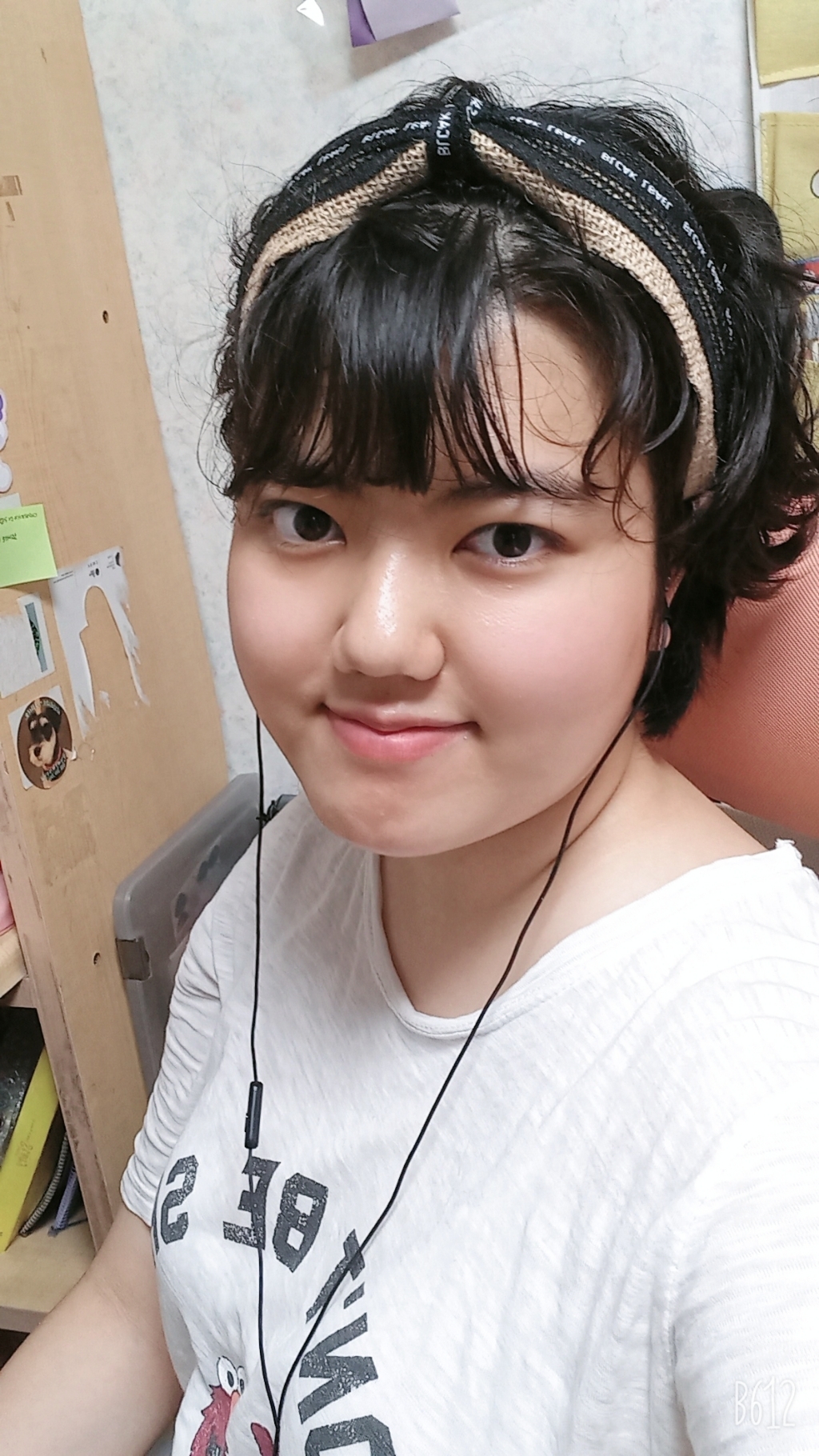 더피오니 빈티지 라탄 블랙 라벨 레터링 반다나 헤어밴드