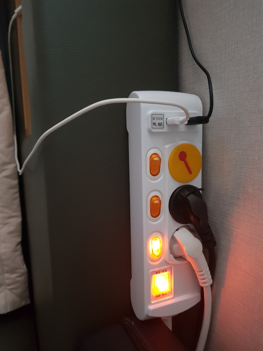 지앤탭 개별 USB 멀티탭 3구 S-USB316A 안전커버 랜덤발송