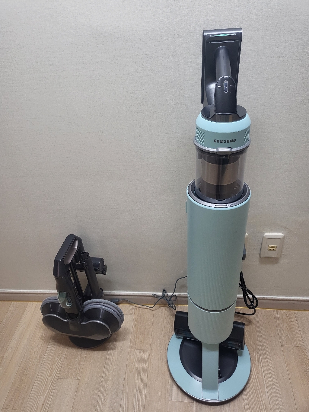 삼성전자 BESOKE 제트 스틱청소기 220W VS20B957F5U 자가설치 리뷰 후기