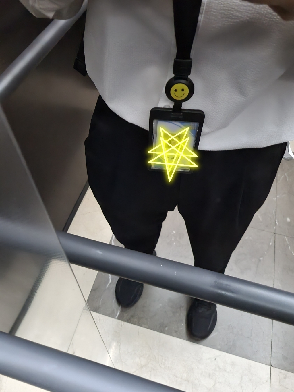 스탠다드리빙 스마일 사원증 케이스 릴홀더 목걸이