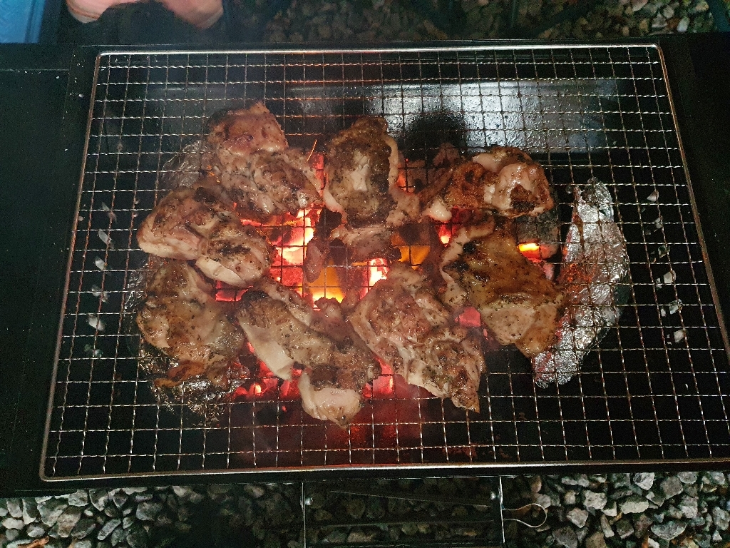 바베큐 참숯 1봉지 숯 차콜 구이용숯 캠핑숯 바베큐용숯 바베큐용 차콜 봉지숯