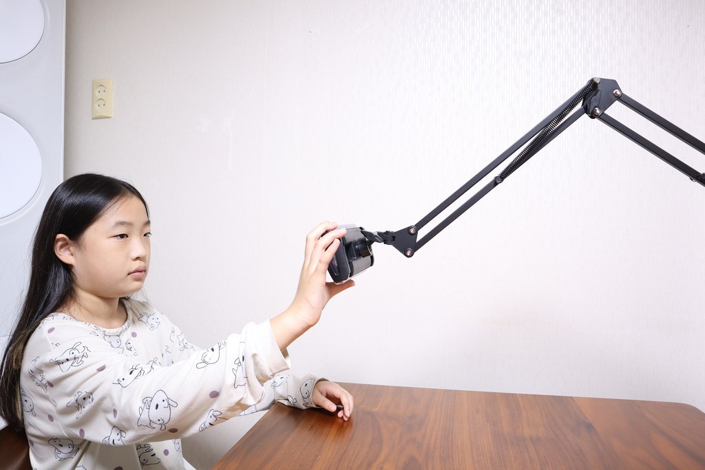 주파집 핸드폰 태블릿 스탠드형 자바라 거치대