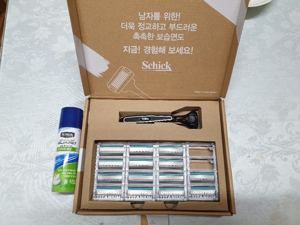 생활건강 쉬크 쿼트로4 티타늄 날14입기 쉐이브가드 센서티브 라임폼1개